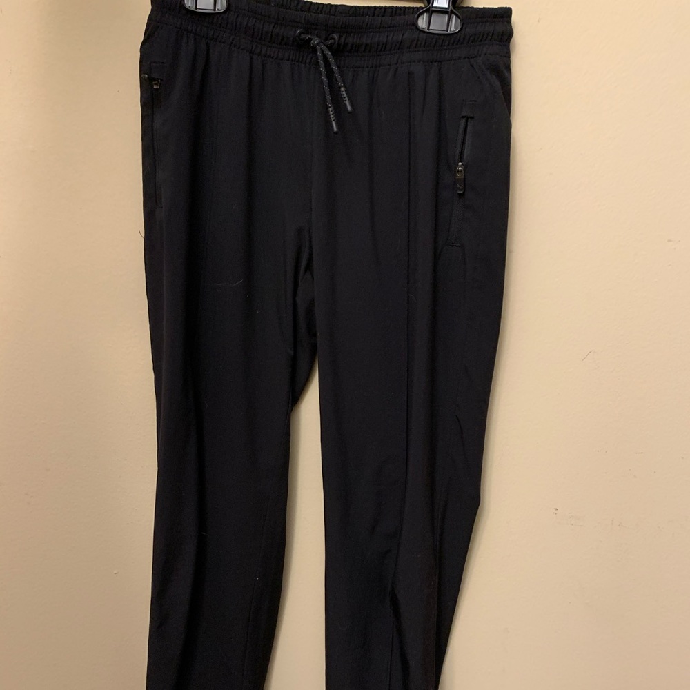 Athleta Girl joggers in black. Like new.
